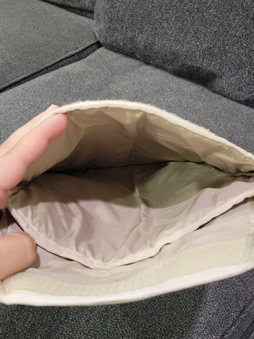 Patagonia Padded Laptop Tablet Sleeve Case Beige Tan Mesh Zipper Pocket Utility